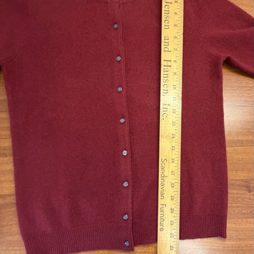 ISAAC MIZRAHI for target 100% Cashmere Sweater Cardigan Button Small Burgundy - Picture 6 of 6